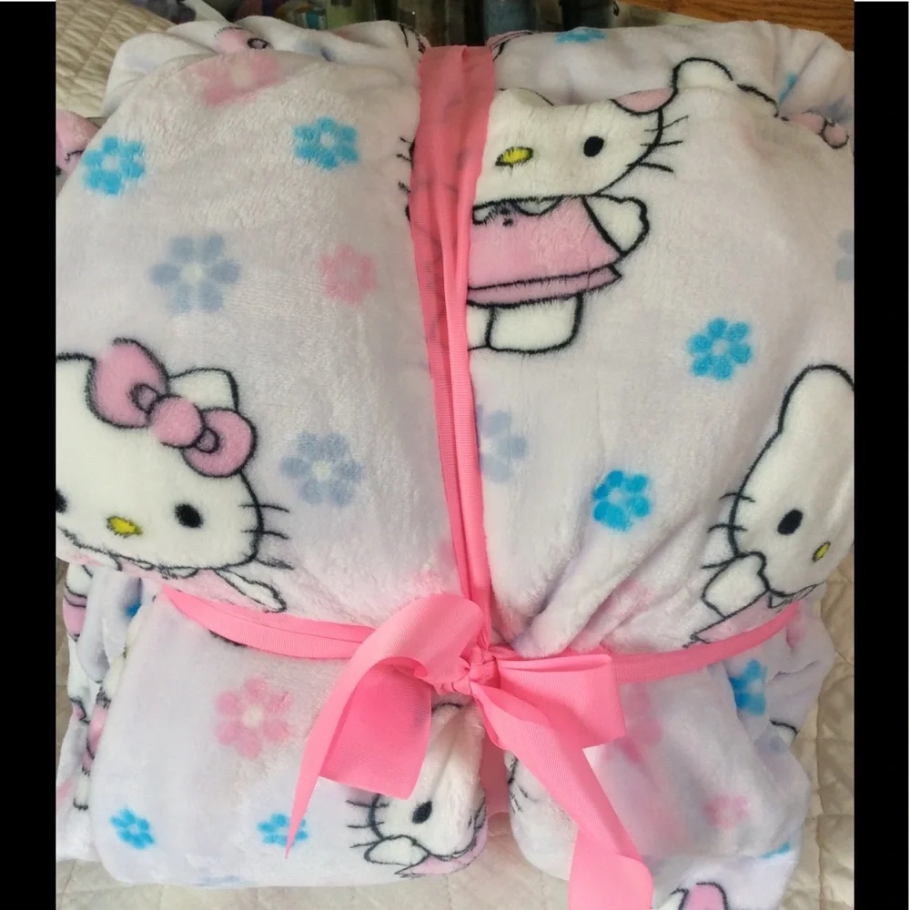Hello kitty blanket